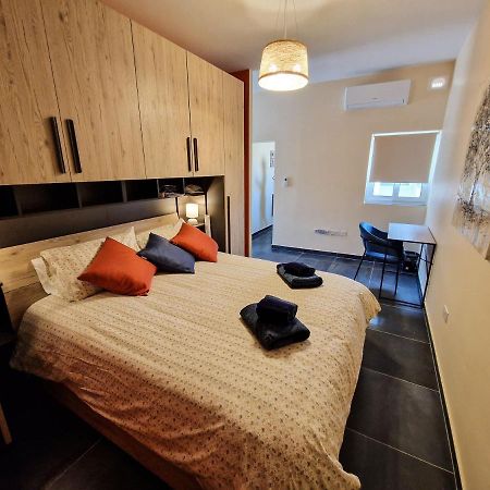 Comfy And Cosy. Leilighet San Pawl il-Baħar Eksteriør bilde