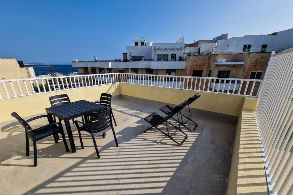 Comfy And Cosy. Leilighet San Pawl il-Baħar Eksteriør bilde