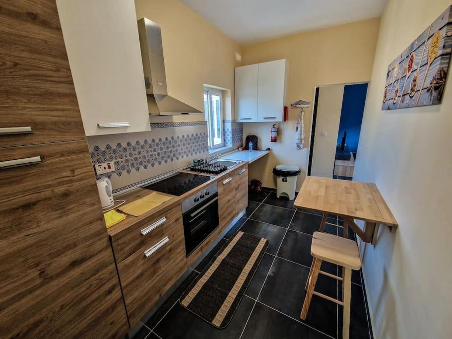 Comfy And Cosy. Leilighet San Pawl il-Baħar Eksteriør bilde